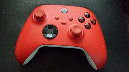 Red XBOX Controller with new c plug and battery 🔋