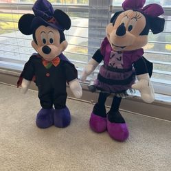 Mickey And Minnie Greeters 