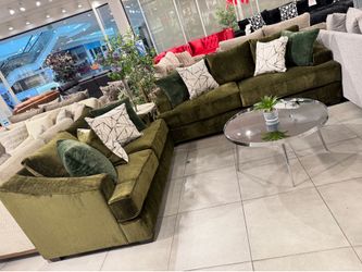 Gorgeous Loving Room Set 💚💚💚
