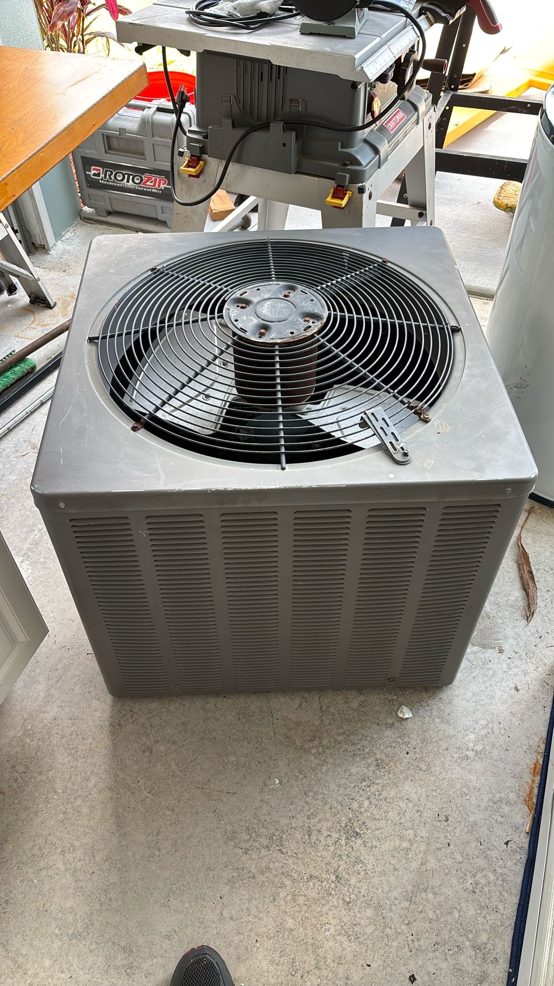 Air Conditioner Unit 2 1/2 Ton