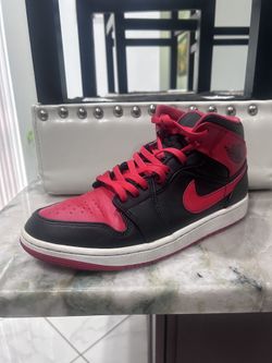 Air Jordan 1 Mid Satin Bred 