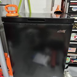 Arctic King Chest Freezer 5cu