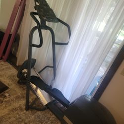 Precor EFX 5.17i Elliptical Cross-Trainer