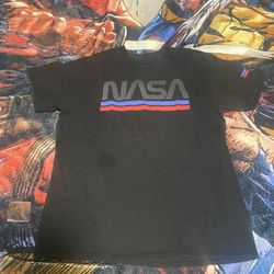 Black and red NASA graphic tee size: Large #space
