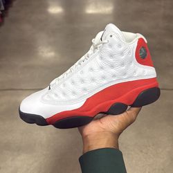 Pre loved Air Jordan 13 Chicago sz9