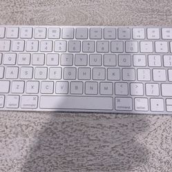 Apple Magic Keyboard (A1644)