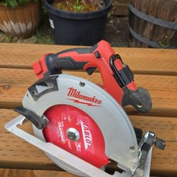 Milwaukee M18 Circular Saw (2631-20)