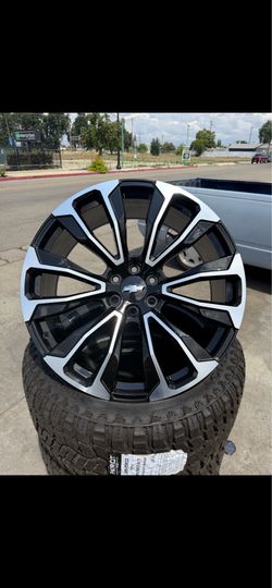 24” CHEVY GMC WHEELS AND TIRES
