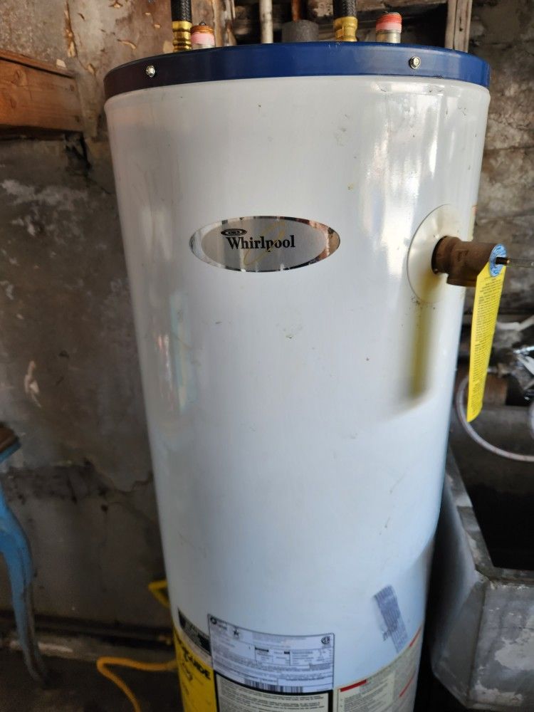 30 Gallon Gas Water Heater for Sale in Los Angeles, CA - OfferUp