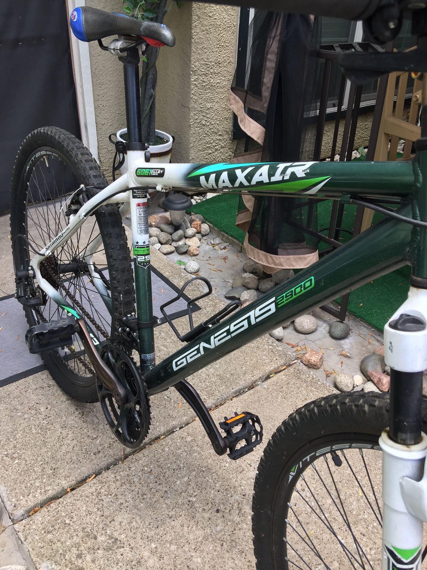 Genesis maxair 2900 Shimano equipped men
