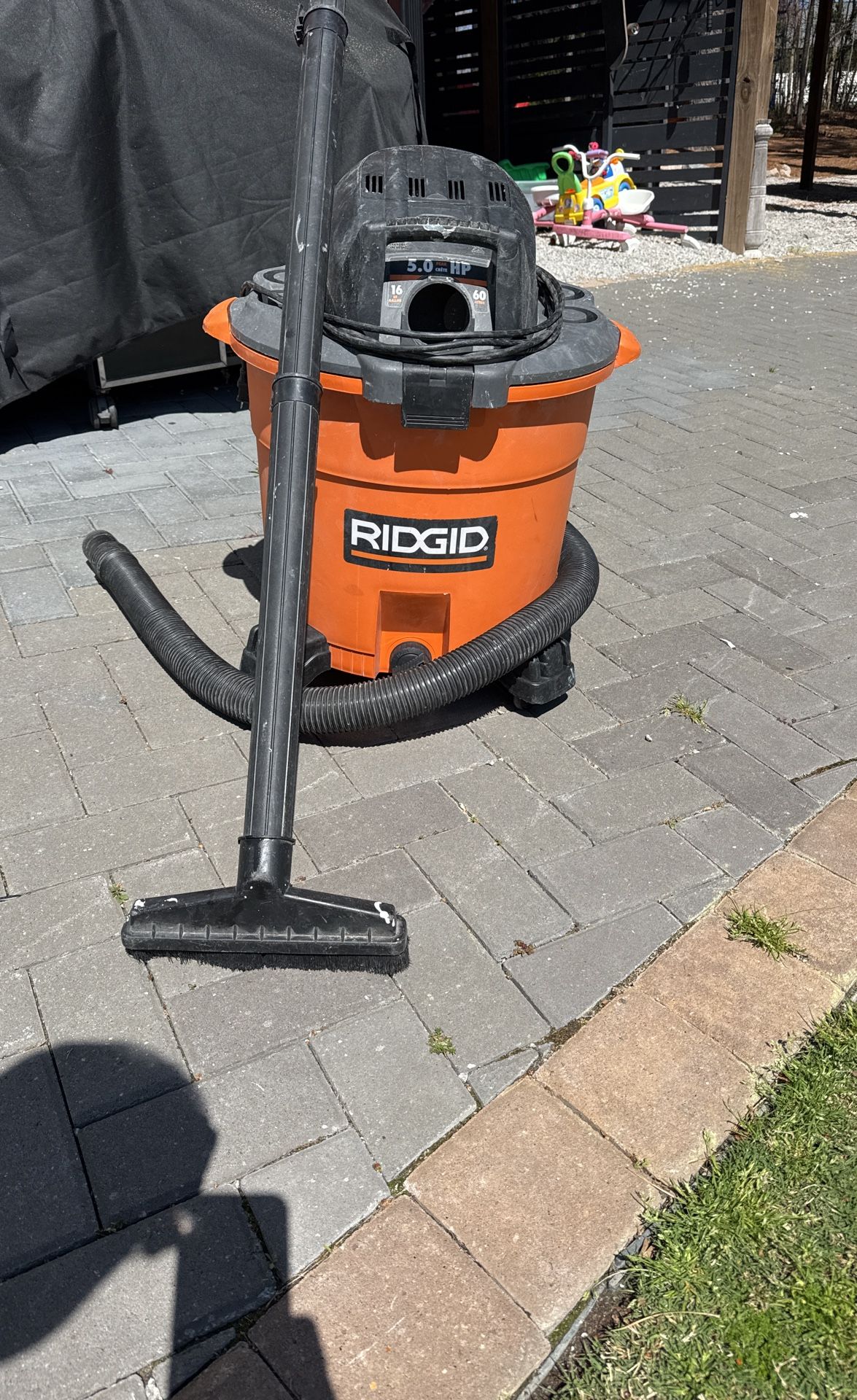 RIGID Wet / Dry 5HP 16 Gallon Vacuum
