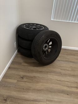 Toyota Tundra 265/60R20