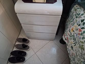 White Laminate Bedroom Set