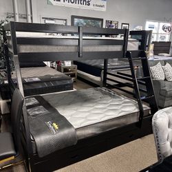 Perfect Bunk Bed Twin Over Full! $699 🖤📦✨
