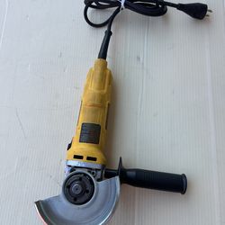 DEWALT 4.5” Angle Grinder 7 Amp (DWE4011) – One-Touch Guard