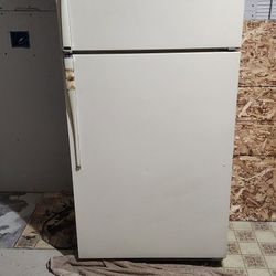 Refrigerator FREE FREE FREE