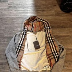 BURBERRY ZIP UP