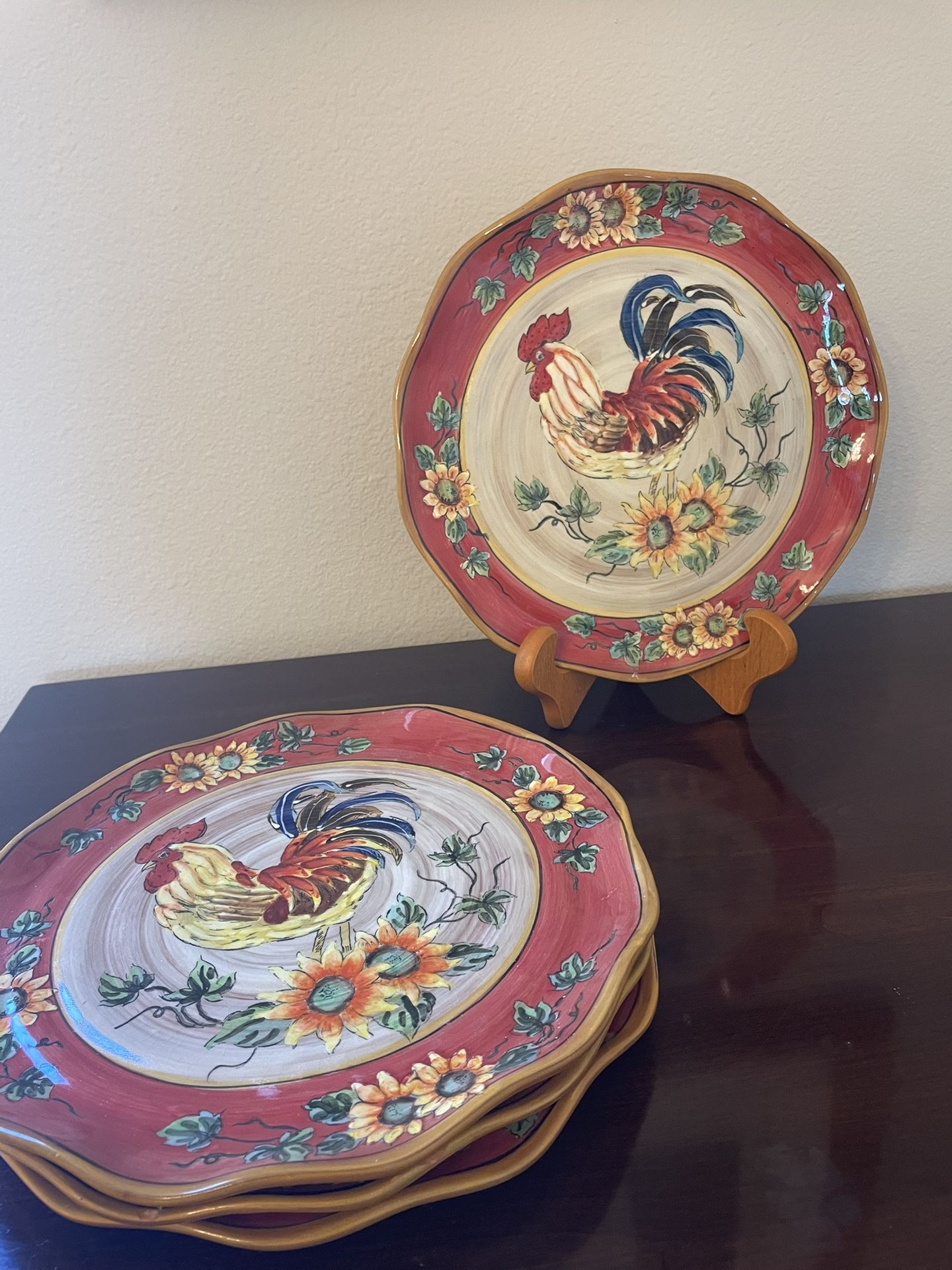 Rooster Plates , 4 Round Curvy edges