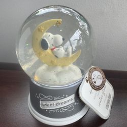 Snoopy Snowglobe 