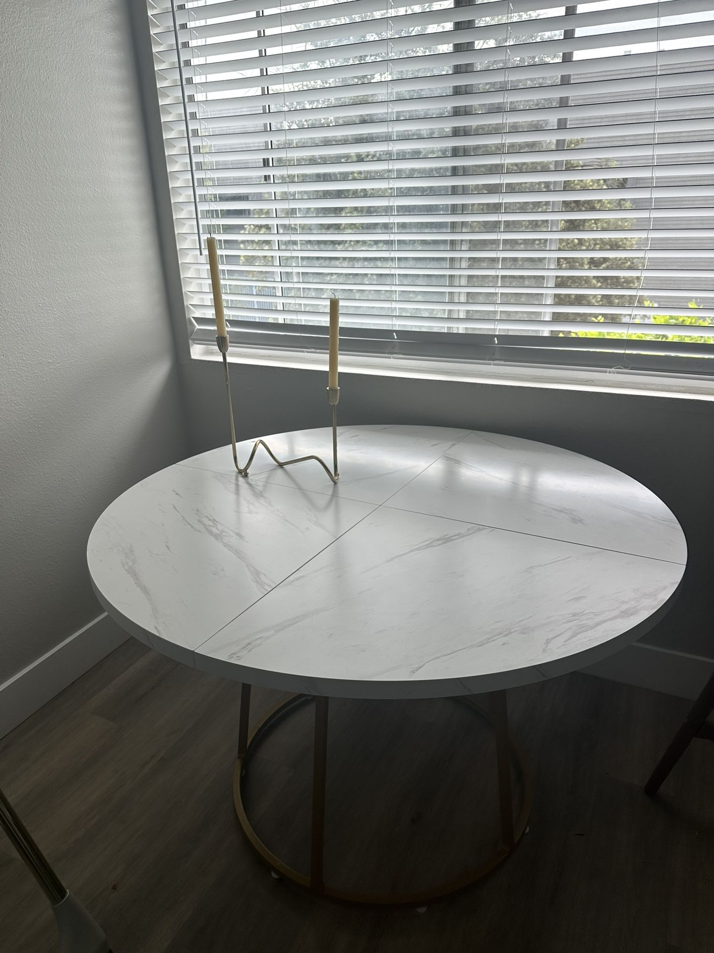 Table Round