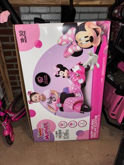 Brand new!Disney Junior Minnie Mouse 6V Sidecar Scooter Ride-On