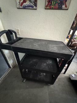 Rubbermaid Commercial BRUTE Heavy Duty 3-Shelf Rolling Utility Cart