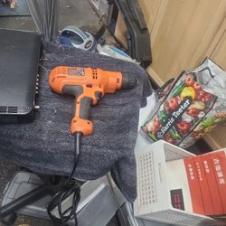 3/8 Corded Drill Black&decker (2)