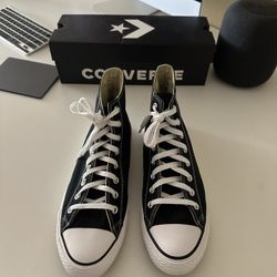 Converse Chuck Taylor SZ 9.5