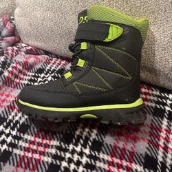 Boys Snow Boots Size 1 Y