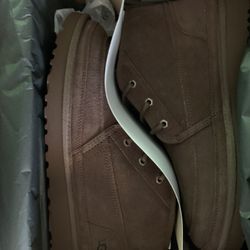 New In Box, Mens 11 UGGs