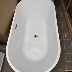 Oval tub WILLIAMSBURG PICKUP TODAY!