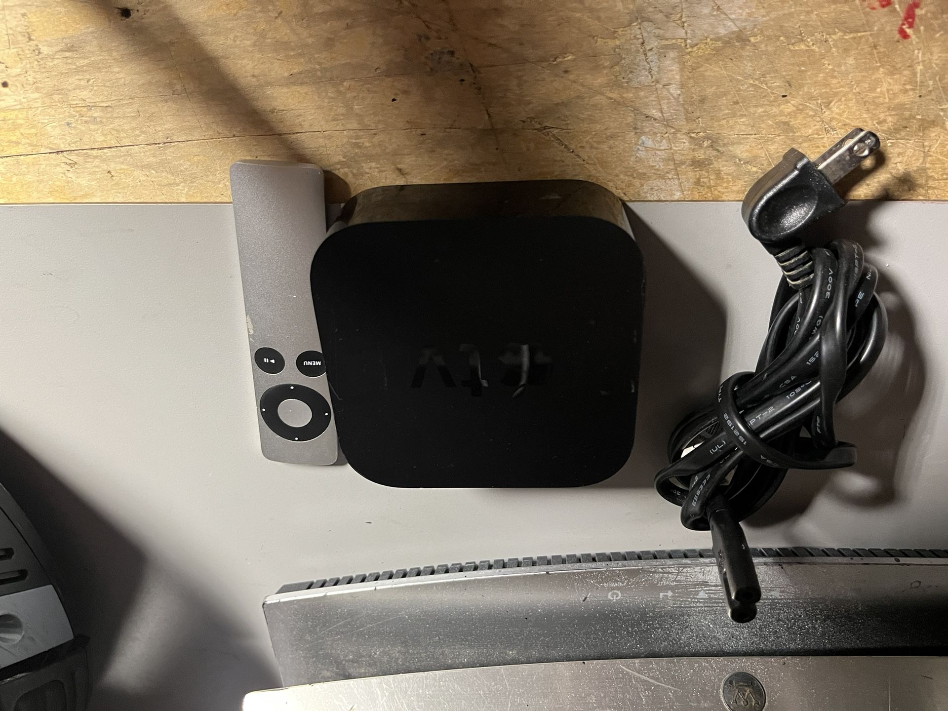 Apple Tv 5 Th Gen 4 k HDR A1842 32 G