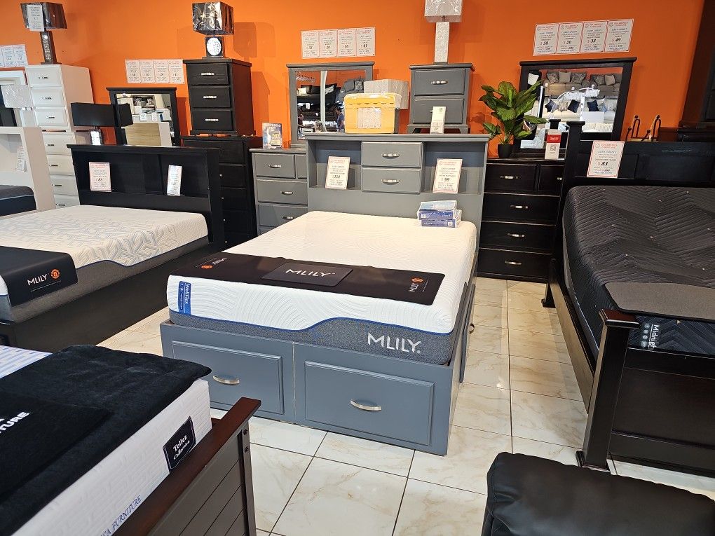 HELLO FAMILY! ¡BIENVENIDOS!
🇺🇸 USA AMERICA FURNITURE
(Mattress & furniture made in the USA)
✅ EASY CREDIT / 💰 NO DEPOSIT / 📉 0% INTEREST / 📍 VIS
