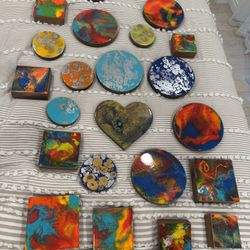 18 Piece Resin Wall Art