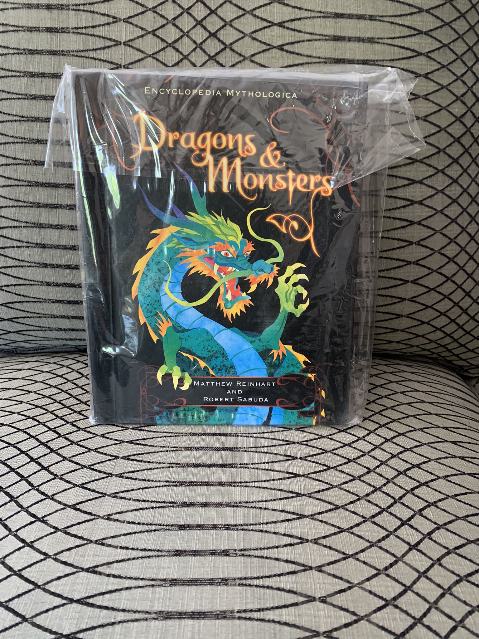 Pop-up Book.   Dragons And Monsters 