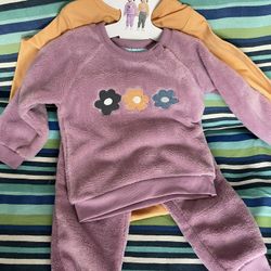 4 Pc Kids Set , Size 24 M, 2T, Girls Top And Bottom 