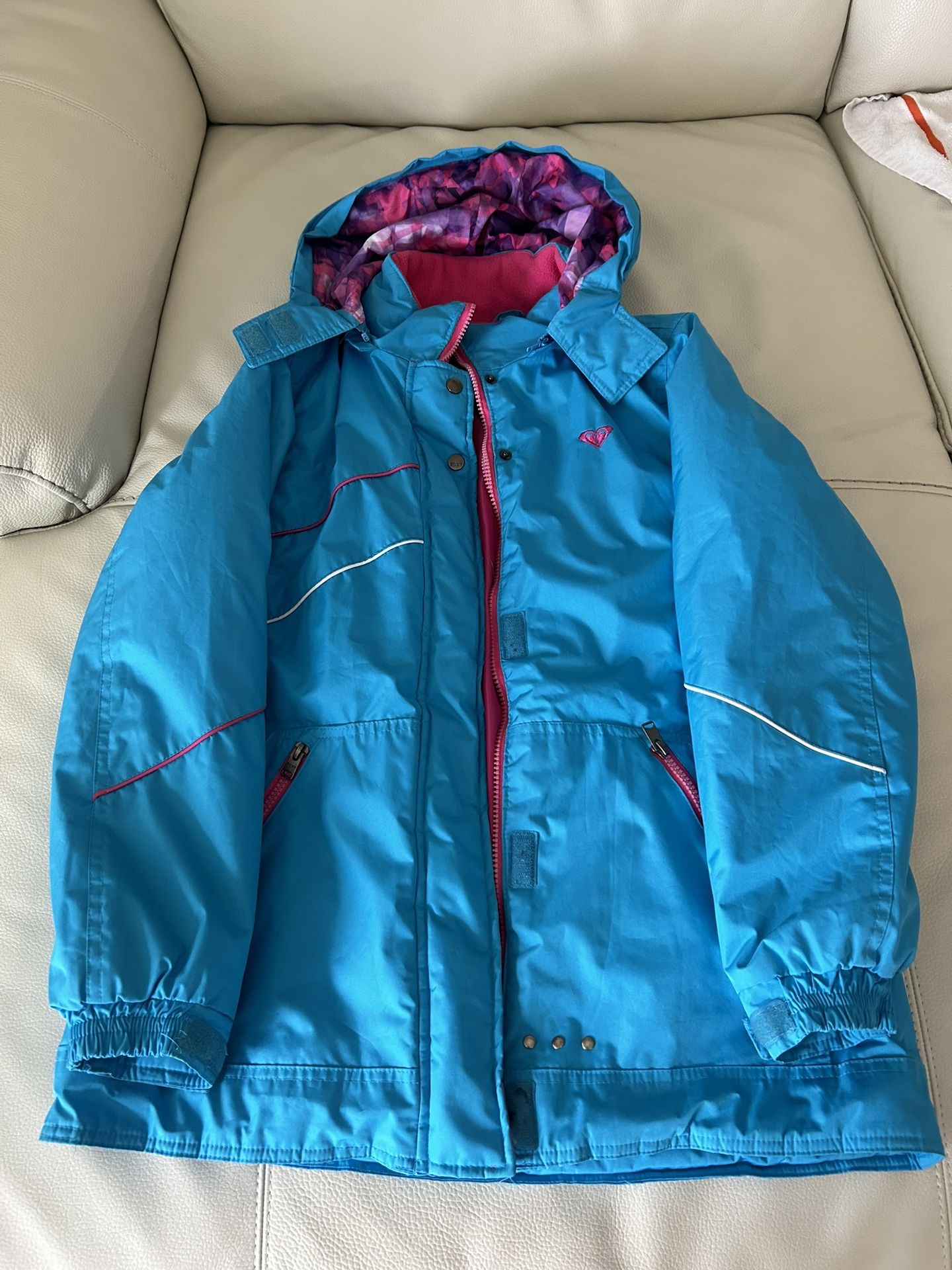 Women’s Warm Jacket With Detachable Hoodie. Warm And Very Comfortable. Size S-M .