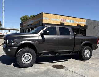 💥18x9 KMC IMS KM552 WHEELS GLOSS SILVER RIMS 8 LUG + 37x13.50R18 TOYO RT PRO TIRED RAM 2500 8x165.1