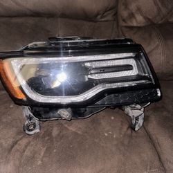 2016 Jeep SRT Headlights