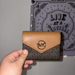 New Michael Kors Wallet