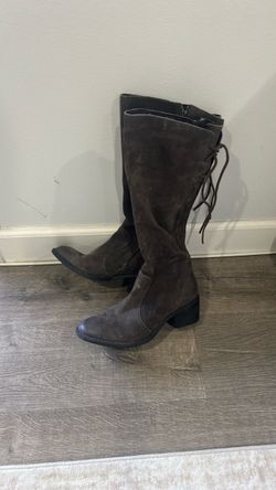 Born boots 8