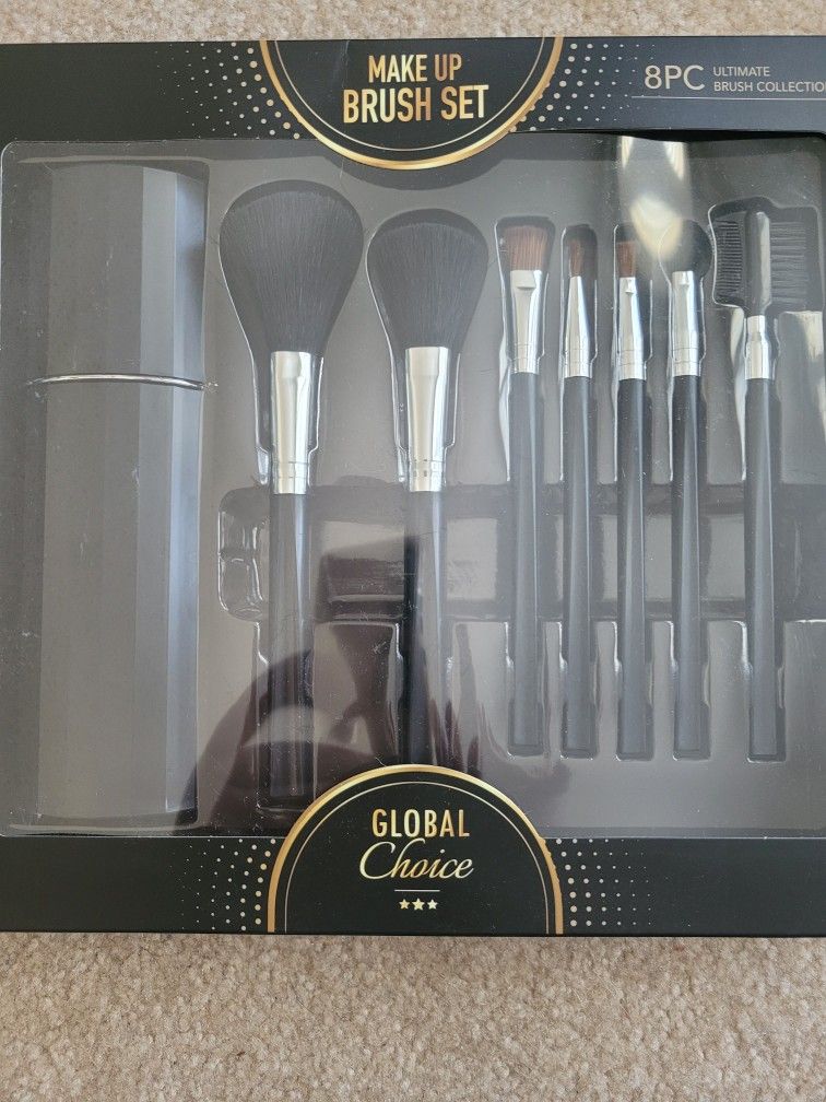 8-Piece Make Up Brush Set by Global Choice