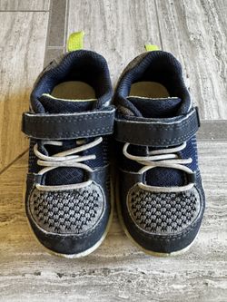 Size 7 Little Kids-Carter’s Boy shoes in navy