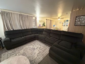 Macy’s Power Reclining Sectional Sofa – Excellent Condition