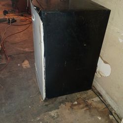 Mini Fridge 