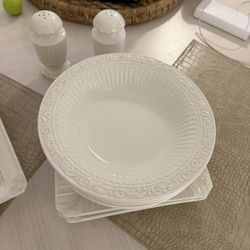 Lenox butlers pantry plate set