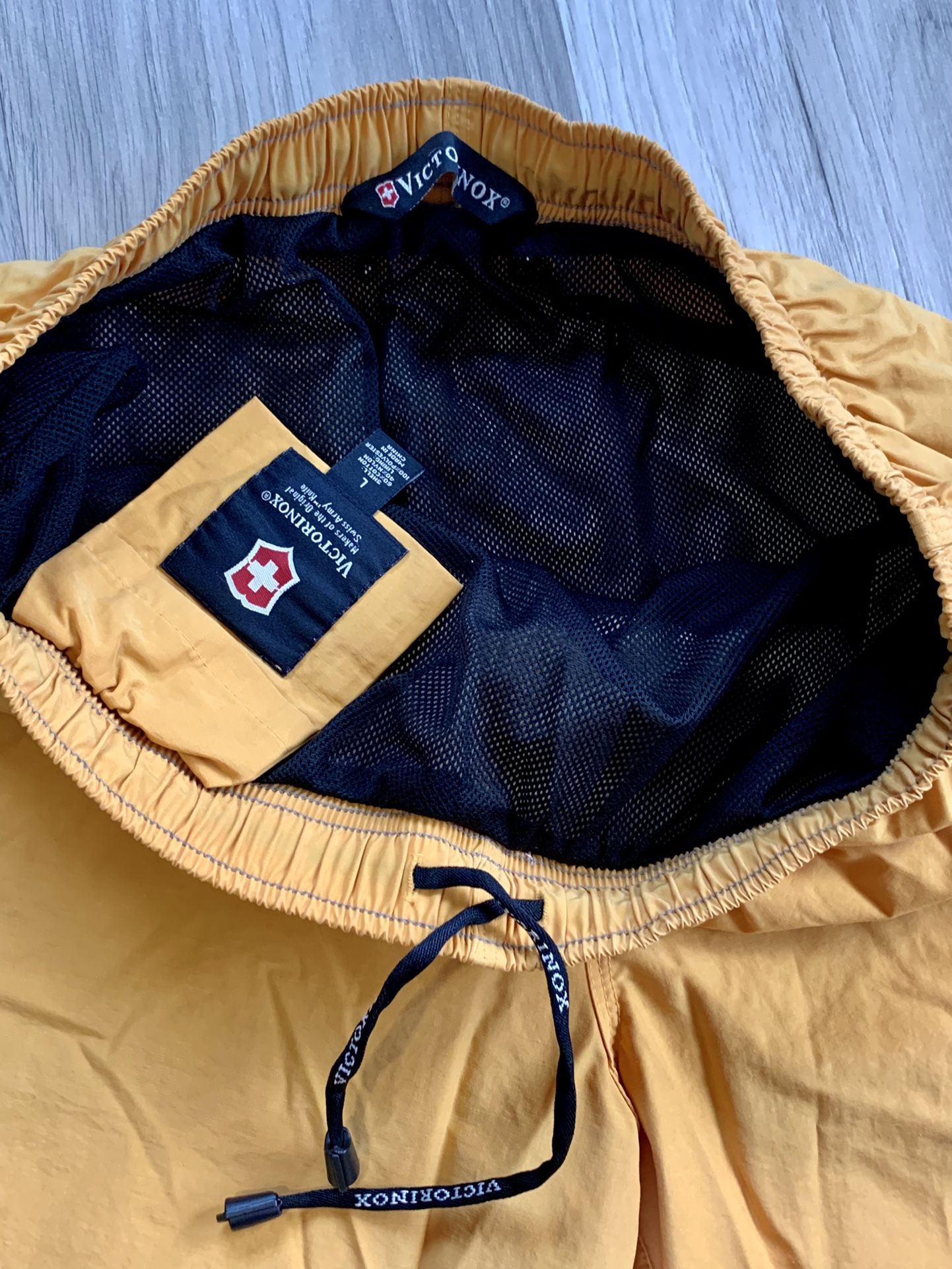 Victorinox Swiss Army Board Shorts Swim Trunks. Size Large. Good Condition, See All Pics