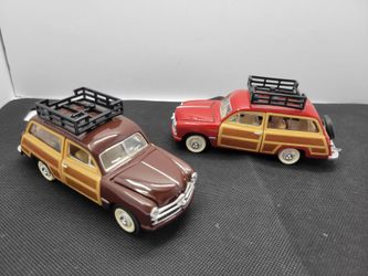 Lot of 2 Vintage Style Woody Wagon Diecast Cars Brown & Red Wood Panel Wagons