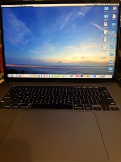 MacBook Pro 2018 4TB storage 16inch Screen