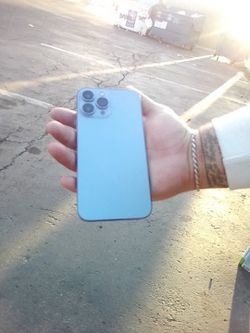 Apple iPhone 13 Pro Max Sierra Blue